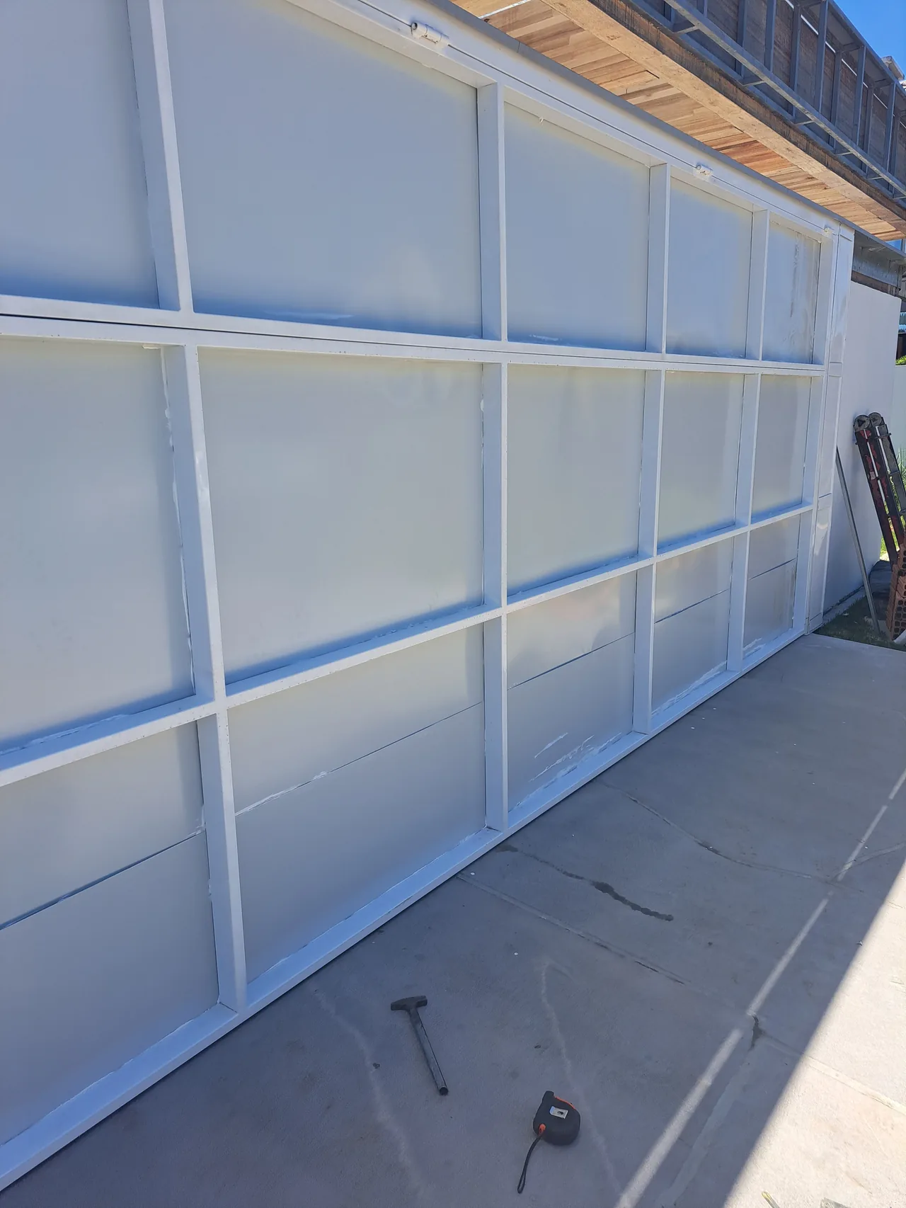 Cobertura em policarbonato com estrutura metálica em Porto Alegre