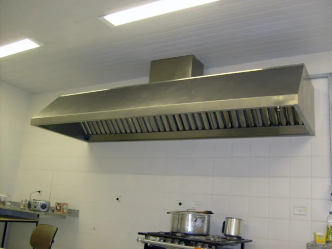 Coifa industrial em inox para cozinha industrial em Porto Alegre