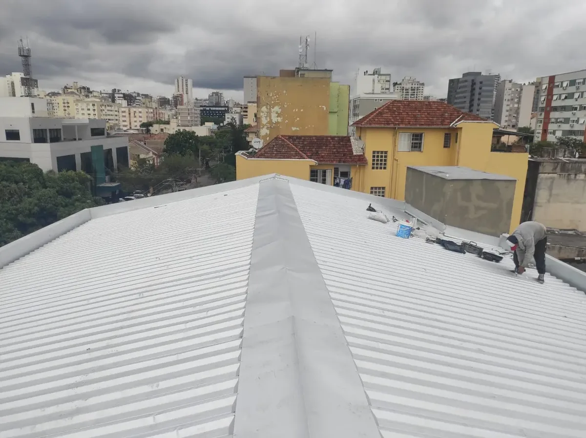 Rufo e acabamento da Lisboa Metalúrgica em Porto Alegre