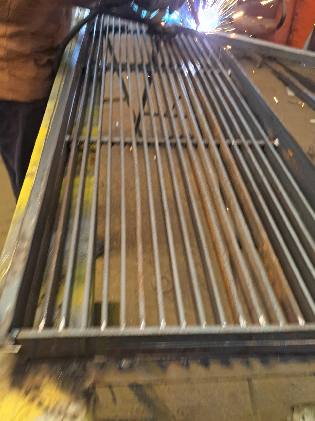 Solda MIG na fabricação da Lisboa Metalúrgica